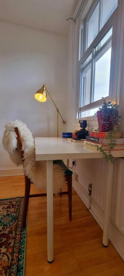 Stylish 3 Bedroom Townhouse In Brockley With Large Garden